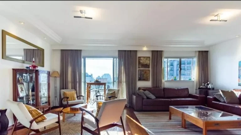 Imagem Apartamento 240 M², 1 por andar, 4Q, 3 Suítes, 5 banheiros, 4 vagas, 800M do metrô, 100% face norte, gerador full, dependência de serviço, piscina.