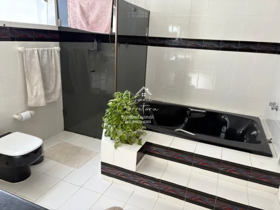 Imagem Imperdível oportunidade de permuta casa em condomínio na Enseada, Guarujá-SP, com 4 quartos, 3 suítes e 480m² de área!