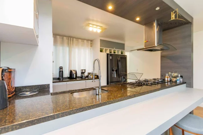 Imagem Sobrado mobiliado com 3 suítes à venda, 185 m² por R$ 1.530.000 - Uberaba - Curitiba/PR