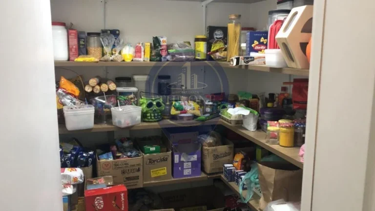Imagem Apartamento à venda em São Paulo - Aclimação, com 3 suítes, 3 salas e 3 vagas de garagem! Venha conferir!