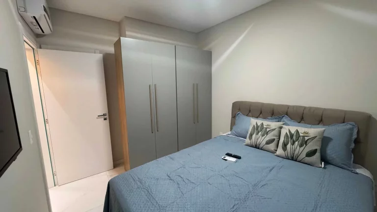 Imagem Apartamento com 3 dormitórios sendo 2 suítes e 2 vagas de garagem em Meia Praia Itapema/SC