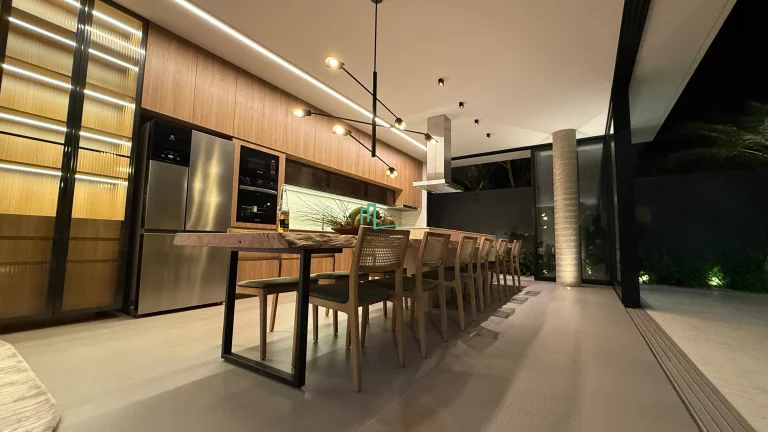 Imagem RESIDÊNCIA LINEAR NOVA DE ALTO PADRÃO DISPONÍVEL PARA VENDA NO CONDOMÍNIO RESERVA DOS YPES - CRISTAIS PAULISTA.