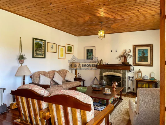 Imagem Apartamento 3 Dormitórios à Venda em Campos do Jordão | com Lareira
