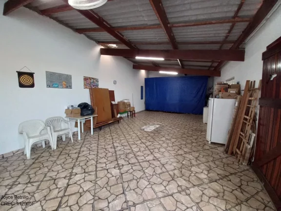 Imagem Casa 3 dormitórios e piscina, disponível para locação em Peruíbe.