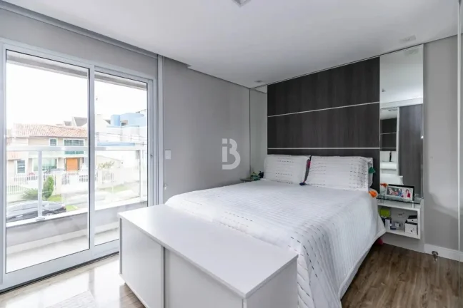 Imagem Sobrado Triplex à Venda – Alto Padrão e Sustentabilidade a Uma Quadra do Parque Atuba