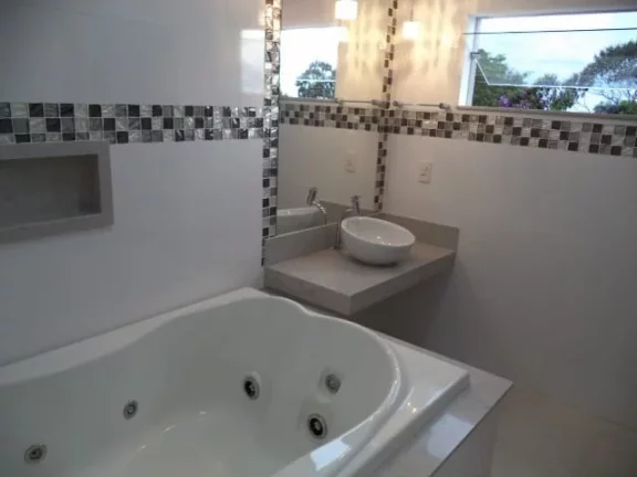 Imagem VENDE-SE EXCELENTE CASA EM SÃO SEBASTIÃO DO PARAISO ( ACEITA TROCA EM FRANCA-SP)