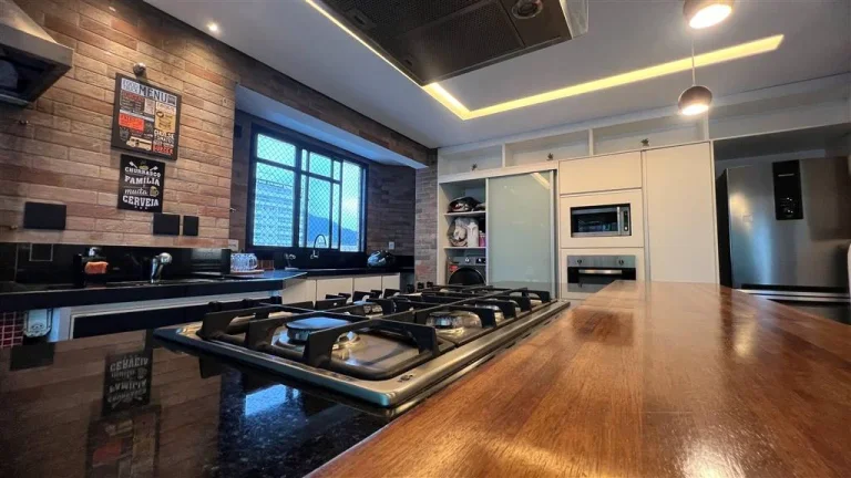 Imagem APARTAMENTO COM 257 m² - FORTE - PRAIA GRANDE SP