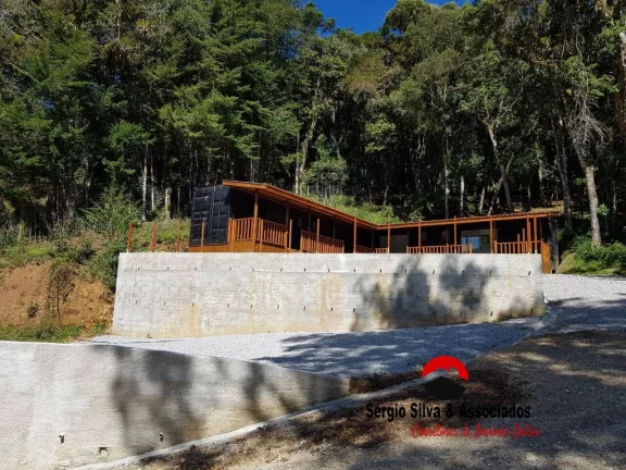 Imagem Bangalô a Venda na Região do Recanto das Araucária em Campos do Jordão-SP.