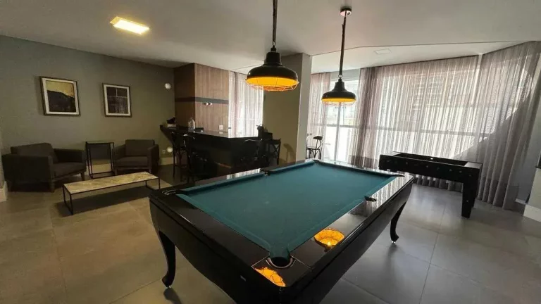 Imagem Apartamento mobiliado com 4 dormitórios sendo 4 suítes e 3 vagas de garagem em Itapema/SC