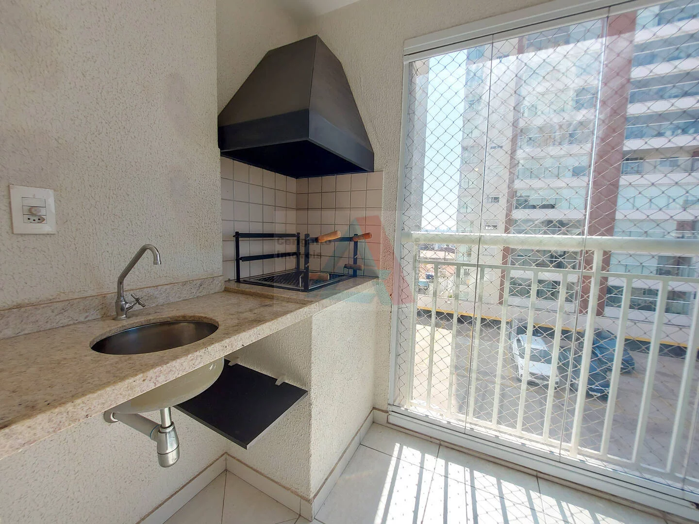 Apartamento com varanda Gourmet, 2 dormitórios, 2 vagas, B. Barcelona