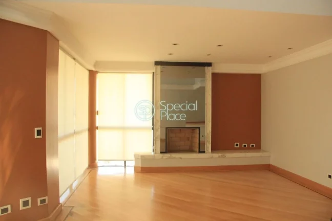 Imagem Cobertura tríplex com 342m², composta por living com terraço, mármore Italiano em toda a área s...