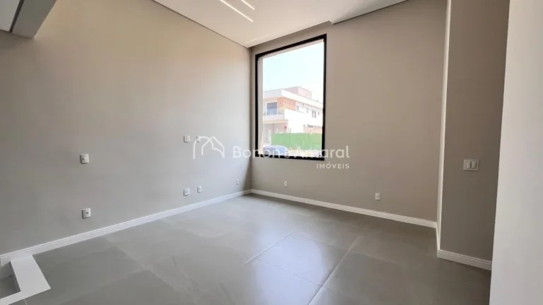 Imagem Área Construída: 220 m²
Terreno: 300 m²
Andar Térreo:

Suítes: 3 suítes, sendo 2 com armário...