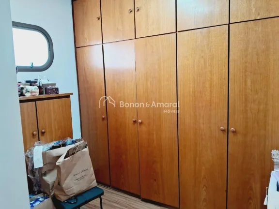 Imagem Este amplo apartamento de 211m², com planta inteligente e ocupando um andar inteiro, está situado ...