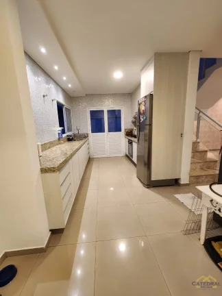 Imagem Casa a Venda com 3 quartos (1 suíte) - Jardim Paulista - Jundiaí