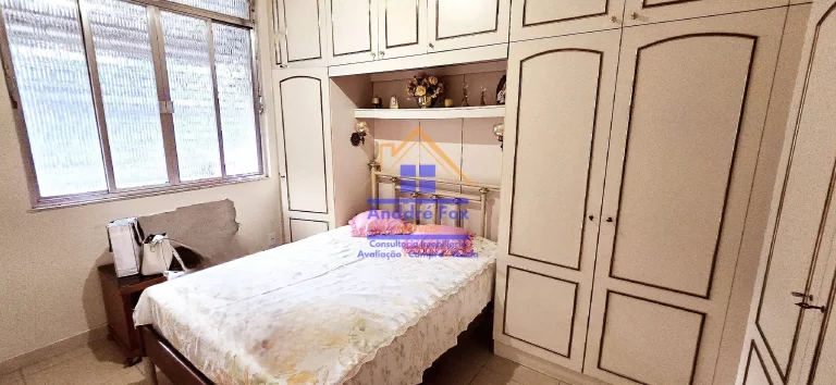 Imagem Casa com 2 salas, varanda, 3 quartos, copa coz., depend., a de serv., quintal, vaga 3 carros, à venda, 185 M², por R$ 1.300.000 – Grajaú - Rio de Janeiro / RJ.