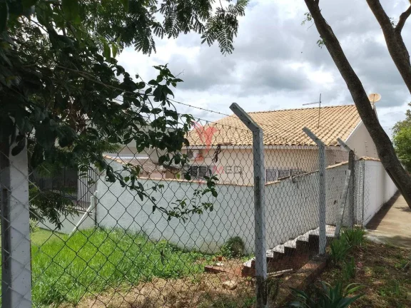 Imagem Vendo ou troco Casa de esquina no Jardim Botânico em São Pedro