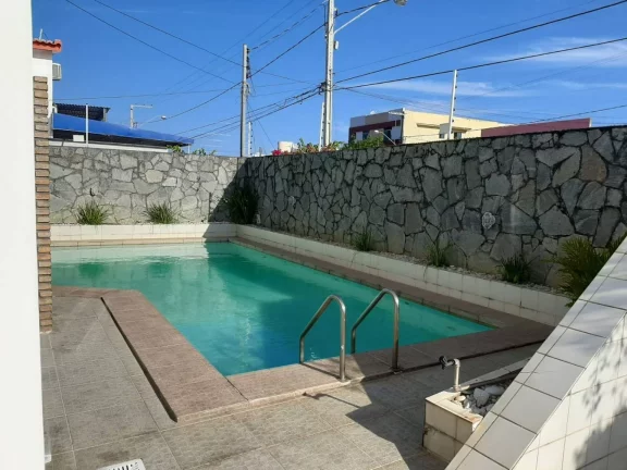 Imagem Casa à venda no bairro Suissa - Espaçosa com 5 quartos e 4 vagas de garagem!