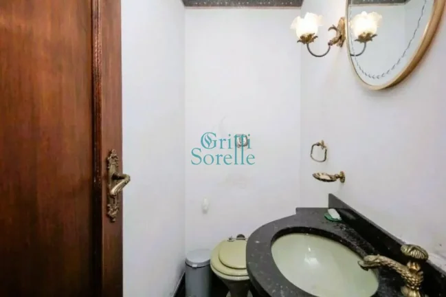 Imagem Casa/Sobrado à Venda na Vila Madalena - São Paulo/SP.