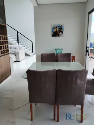 Imagem Casa Em Condomínio a Venda Com 325M² Em Igaratá!!!Estuda Permuta em SP!!