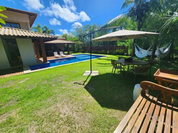Imagem Casa em condomínio à venda na Praia do Forte em Mata de São João-BA