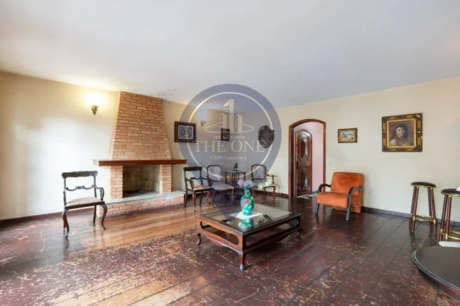 Imagem Casa à venda em São Paulo-SP, Vila Sônia: 3 quartos, 2 suítes, 5 banheiros, 4 vagas de garagem, 303m². Aproveite!