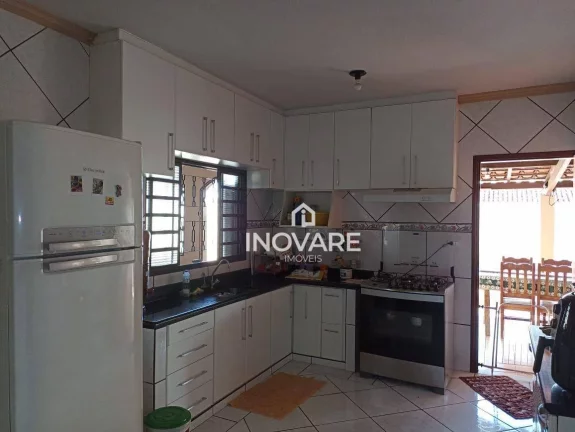 Imagem Casa com 3 dormitórios à venda, 200 m² por R$ 380.000,00 - Setor Afonso Pena - Itumbiara/GO