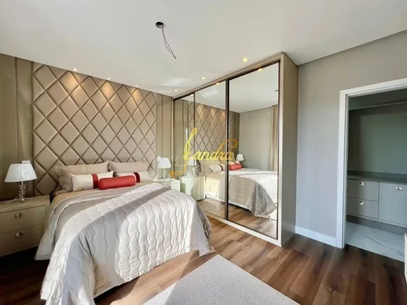 Imagem Sobrado em condomínio fechado com 04 suites mobiliada e decorada