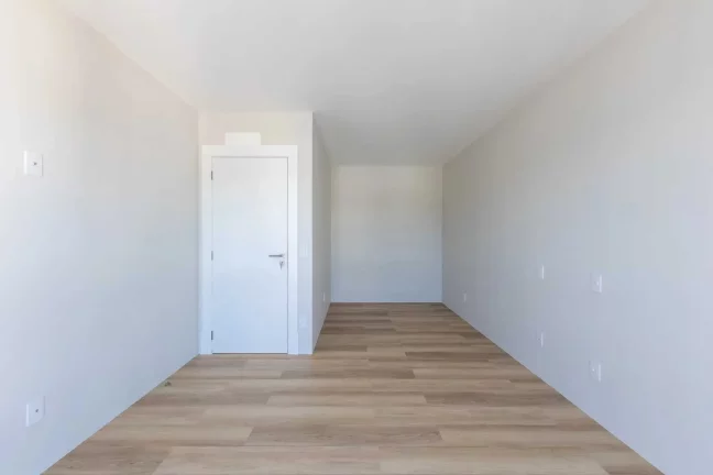 Imagem Apartamento vista mar e andar alto! Com 4 suítes e 3 vagas no Bairro Pioneiros em Balneário Camboriú