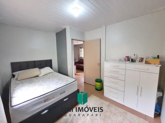 Imagem Chácara com 2 casas mais casa de caseiro, área de lazer, 10.000M² a venda na zona rural de Guarapari.
