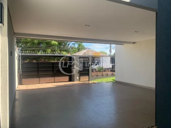 Imagem Venda de Casa Impecável em Campo Grande-MS, Bairro Parque Residencial Rita Vieira: 3 Quartos, 1 Suíte, 2 Salas, 2 Banheiros, 2 Vagas de Garagem, 180m².