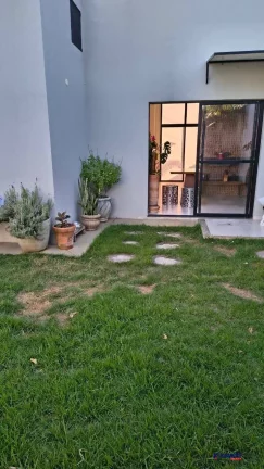 Imagem VENDO CASA DE 2 DORMITORIOS SENDO UMA SUITE CONDOMINIO FENDI - SIM