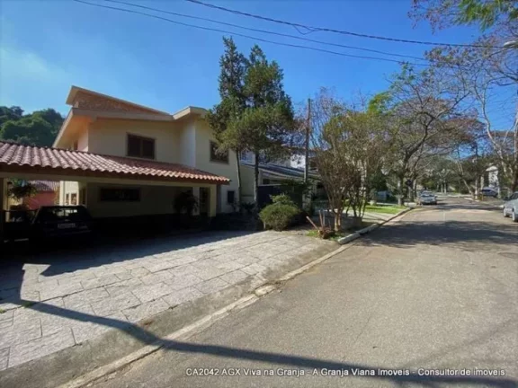 Imagem Cond. SP II - 4 dorms (2 sts). Muito conforto, salão festas gourmet, rua tranquila, plana e sem saída, frente para área de preservação do condomínio!