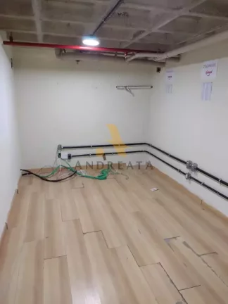 Imagem AV. DAS AMÉRICAS - SUNDECK - ALUGO MARAVILHOSA LOJA COM TOTAL DE 165 M² - LATERAL