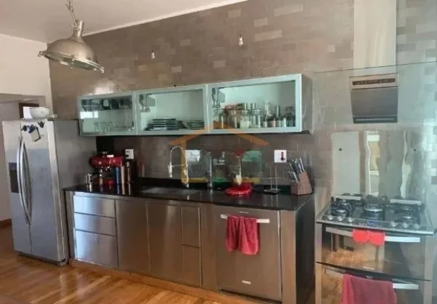 Imagem Apartamento totalmente reformado, 2 dormitórios, sala 2 ambientes, cozinha com armários, área de ...