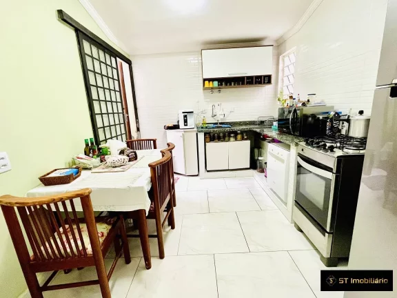 Imagem Oportunidade! Casa à venda em bairro nobre de Atibaia - Próximo à Al. Lucas