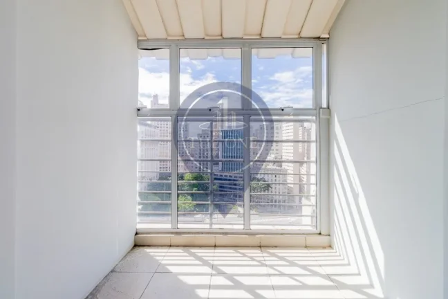 Imagem Excelente Oportunidade: Conjunto Comercial à Venda em São Paulo-SP, Bairro República - 1 Sala, 1 Banheiro, 36m² de Área