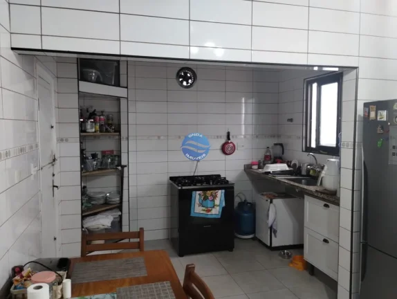 Imagem Casa a venda em Santos no Embaré, tipo raro, oportunidade.