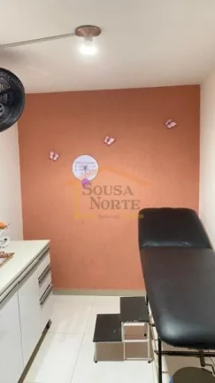 Imagem Sobrado com 4 dormitórios, sendo 3 suítes, uma delas com varanda e duas externas. Conta com banhei...
