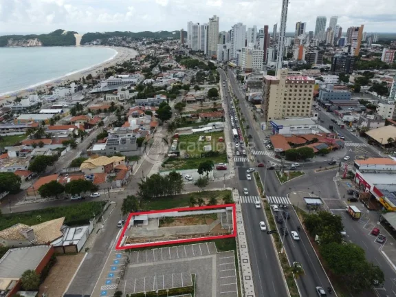 Imagem Terreno comercial à venda ou locação em Ponta Negra - 585m² de visibilidade e localização estratégica - a Av. Eng. Roberto Freire.