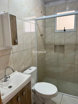 Casa geminada 2 dormitórios reformada, ótima localização, próximo ao Shopping Pr