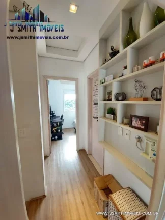 Imagem Charmosa residência com 3 dormitórios sendo 1 suíte com closet em condomínio fechado com traços...