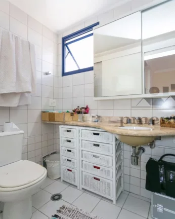 Imagem Apartamento com piso frio, living para 02 ambientes, varanda, 03 dormitórios sendo 01 suíte, close...