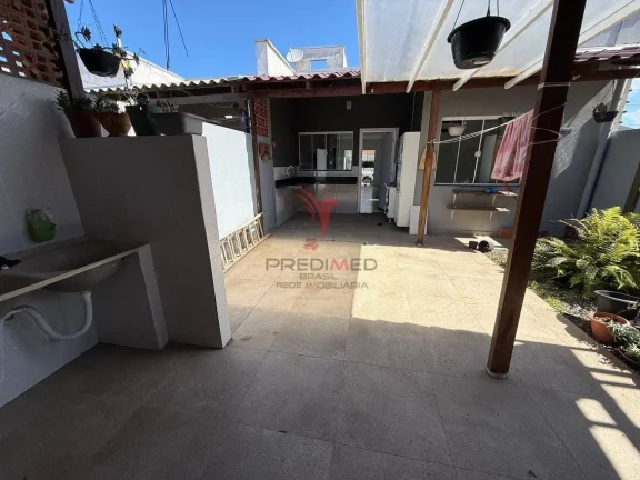 Casa com 2 Vagas. FINANCIA pelo MCMV.no litoral da Penha em Santa Catarina