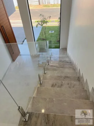 Imagem Sobrado em Condomínio para Venda em Aparecida de Goiânia, Jardins Sevilha, 4 dormitórios, 4 suítes, 6 banheiros, 4 vagas