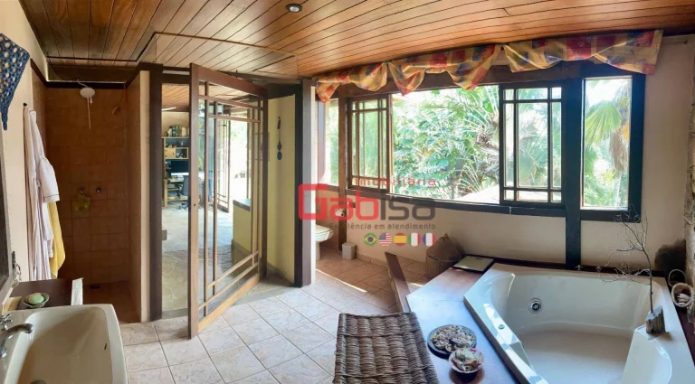 Imagem Mansão com 5 Suítes à venda, 500 m² por R$ 4.200.000 - Ferradura - Armação dos Búzios/RJ
