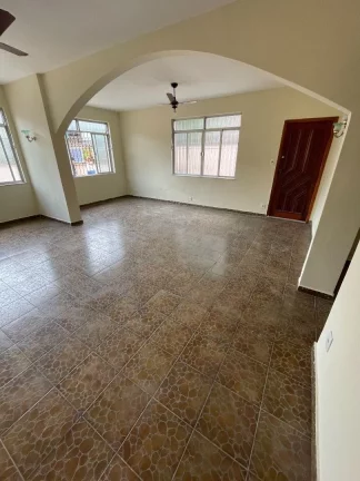 Imagem Casa Duplex com 199m² em Cocotá