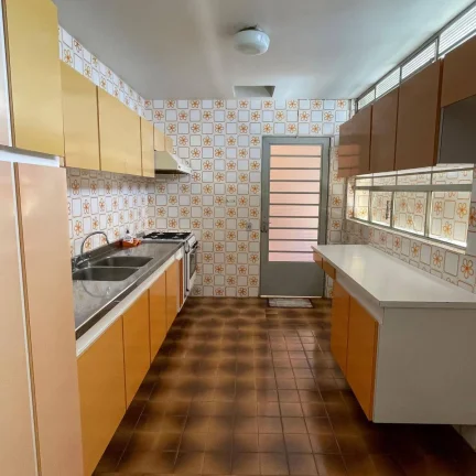 Imagem Casa comercial na rua Santa Clara - Centro - Bragança Paulista
