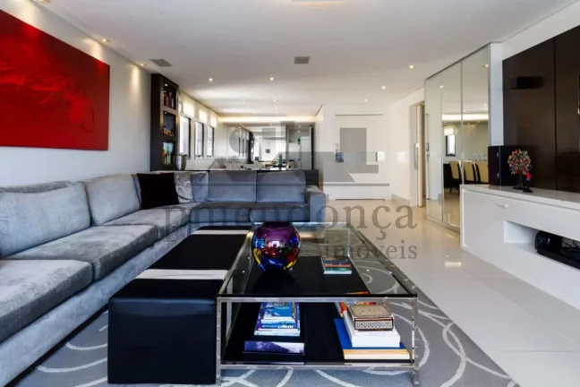 Imagem Apartamento na Rua Bahia com 3 quartos (1 suíte) e 2 vagas, 149mts