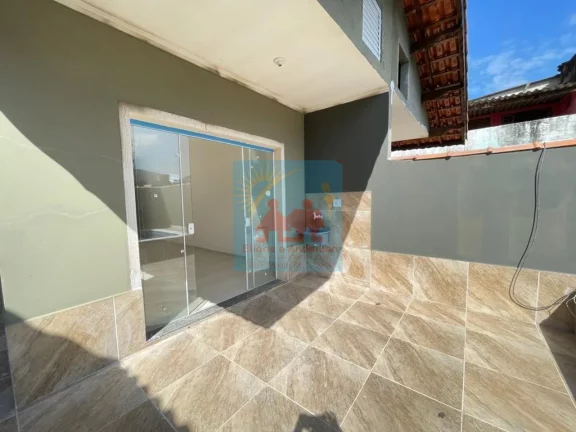 Imagem Casa com Piscina na Praia de Itanhaém, R$ 298mil