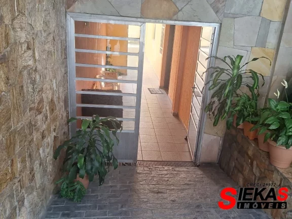 Imagem Imperdível: Casa à venda na Penha, São Paulo-SP com 2 quartos, 1 suíte, 2 banheiros, 3 vagas de garagem e 148 m² de área.